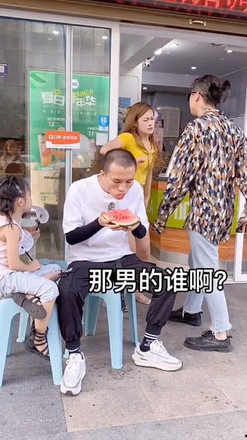 娱乐吃瓜情侣吵架,甜蜜变硝烟，真相背后谁主沉浮？